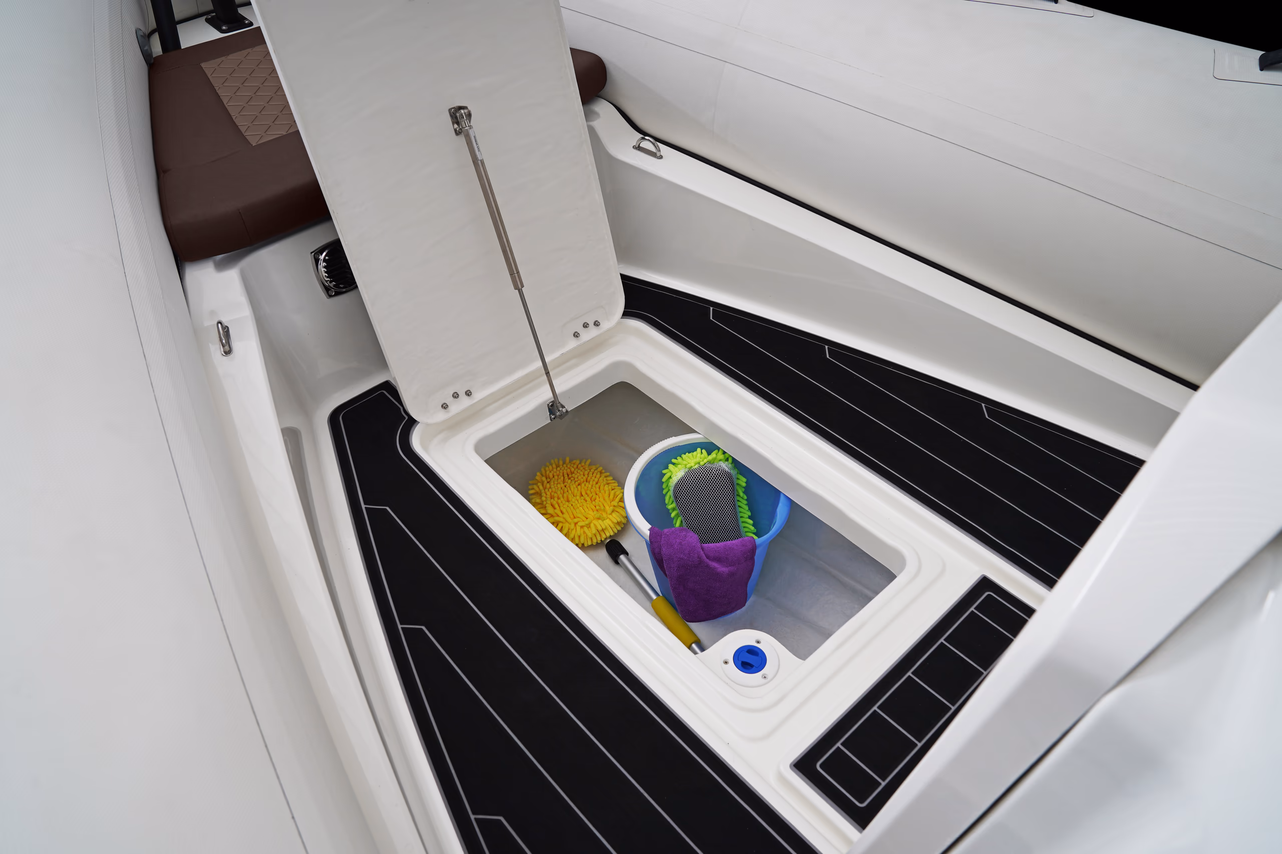 BRIG NAVIGATOR 24, gallery image 13