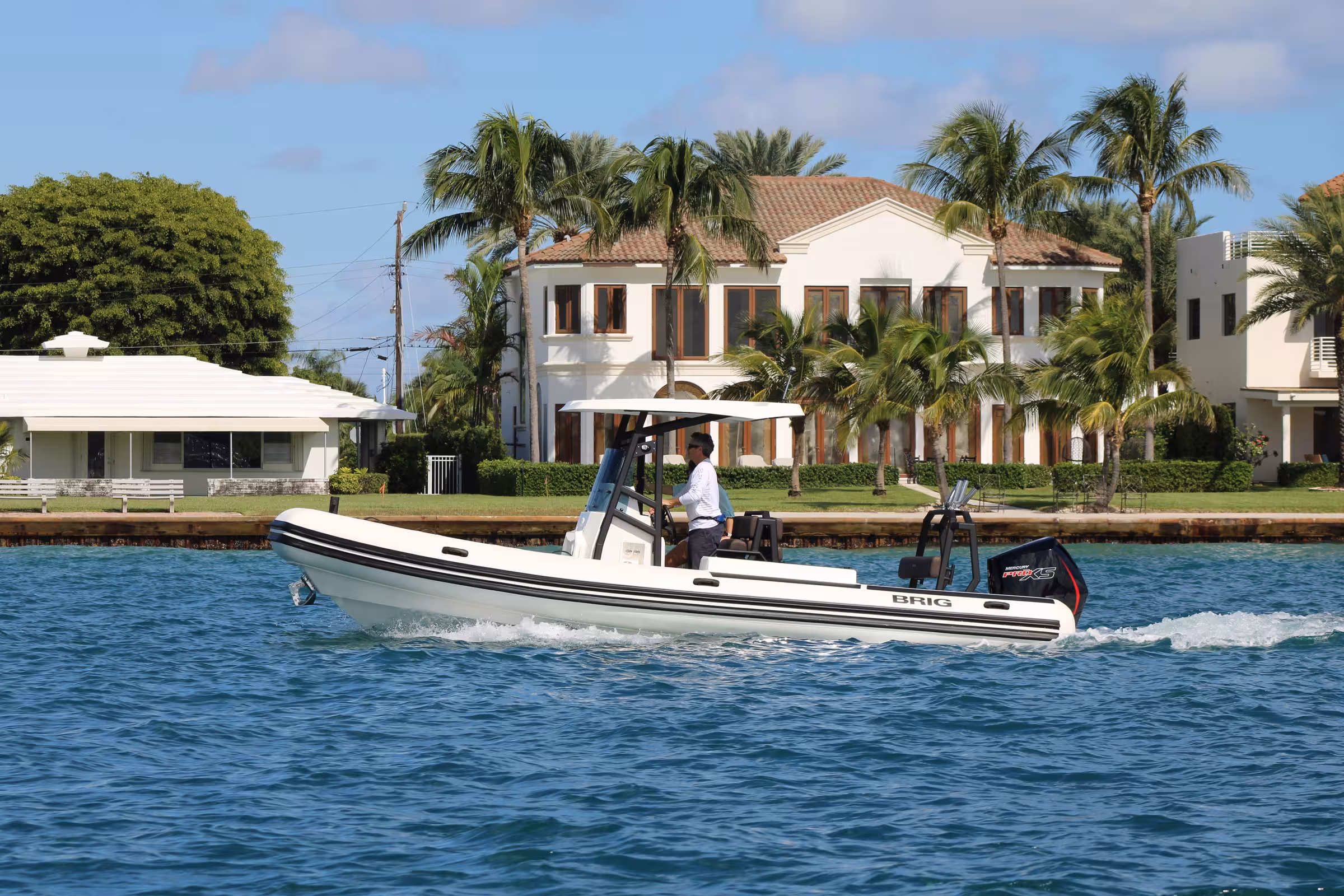 BRIG NAVIGATOR 24 on water