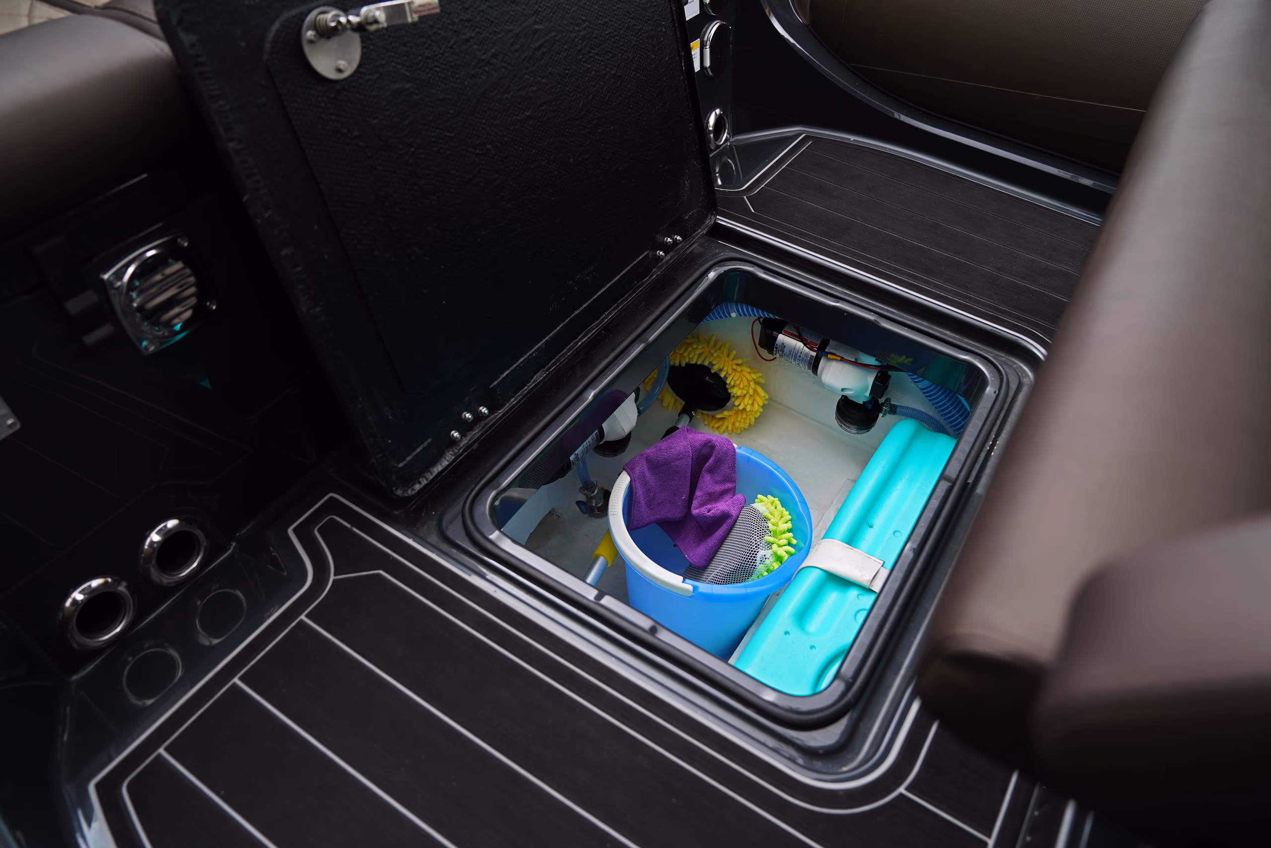 BRIG NAVIGATOR 26, gallery image 25