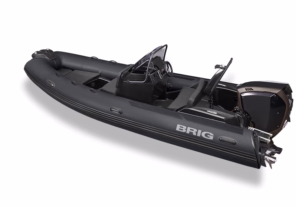 BRIG EAGLE 5 Gelcoatfärg: Black · Tubfärg: Black · SeaDek: Black · Dynor: Black · Ponton: Heavy-Duty tub · Motor: Mercury 80 hk EFI · Standardutrustning: Inbyggd tank