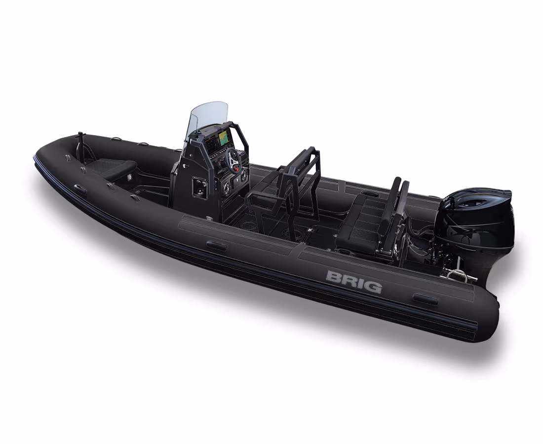 BRIG NAVIGATOR 22 Gelcoatfärg: Black · Tubfärg: Black · SeaDek: Black · Dynor: Black · Ponton: Heavy-Duty tub · Motor: Mercury 150hk EFI · Standardutrustning: Inbyggd tank